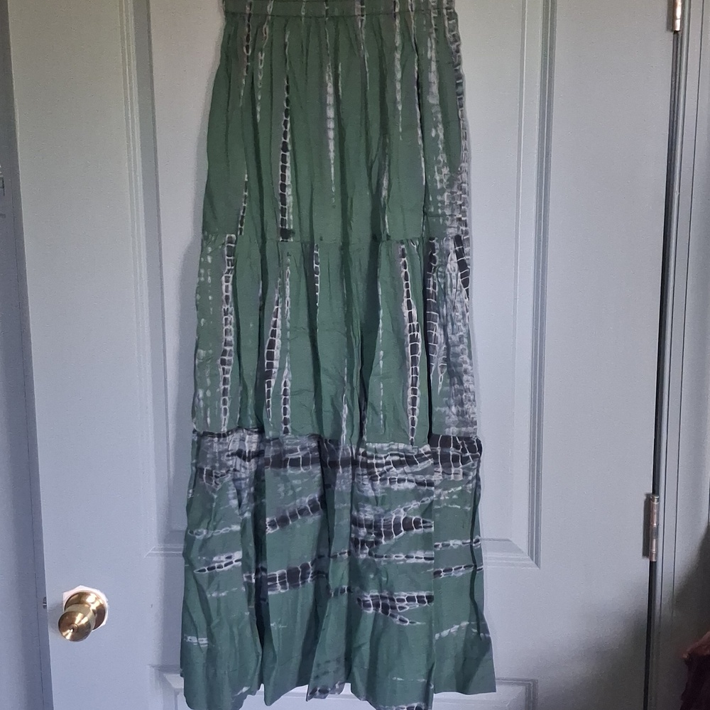 TWINE & TWIG Green, Black, And Grey Tye Dye Long Skirt